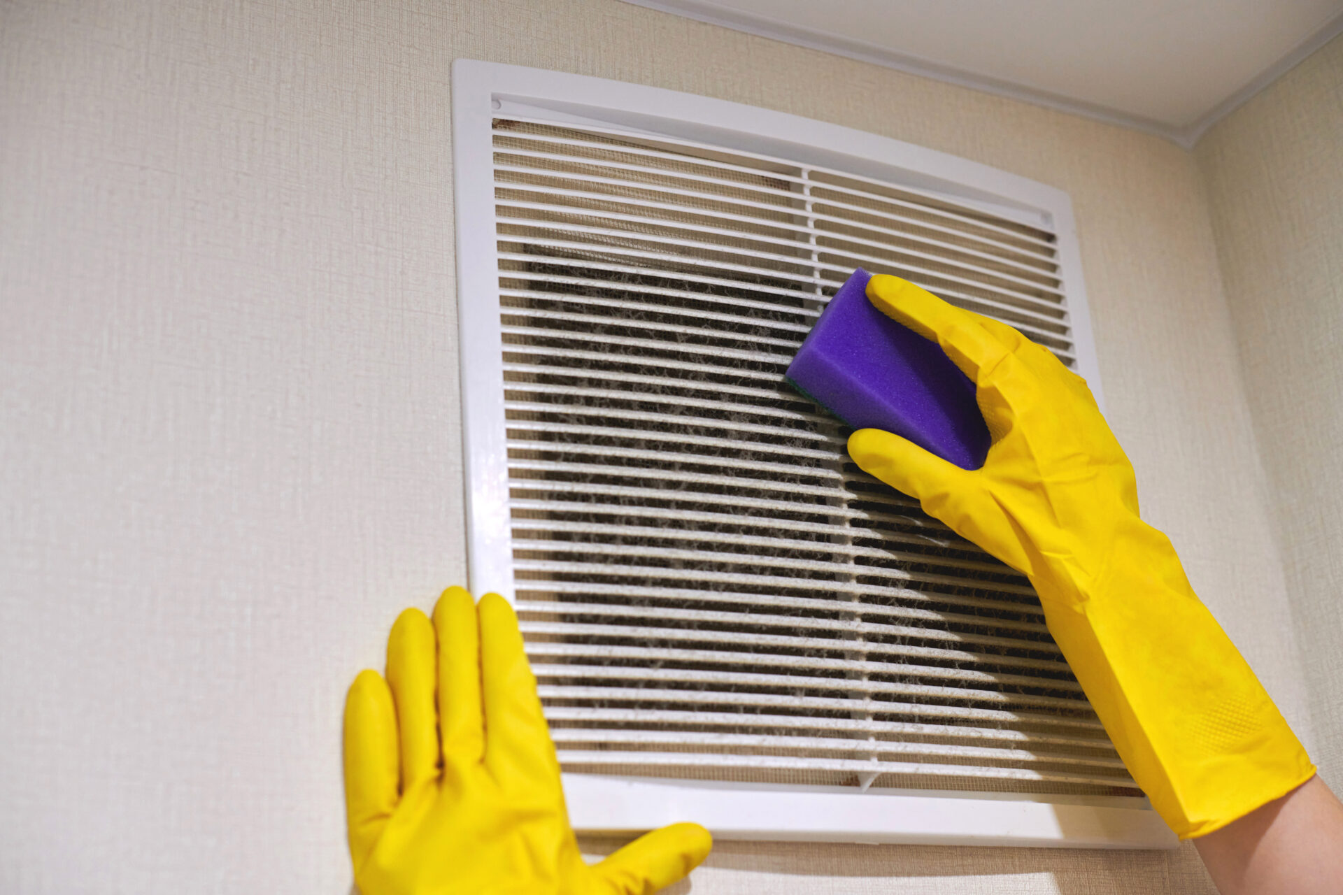 Hands,In,Protective,Rubber,Gloves,Cleaning,Dusty,Air,Ventilation,Grill